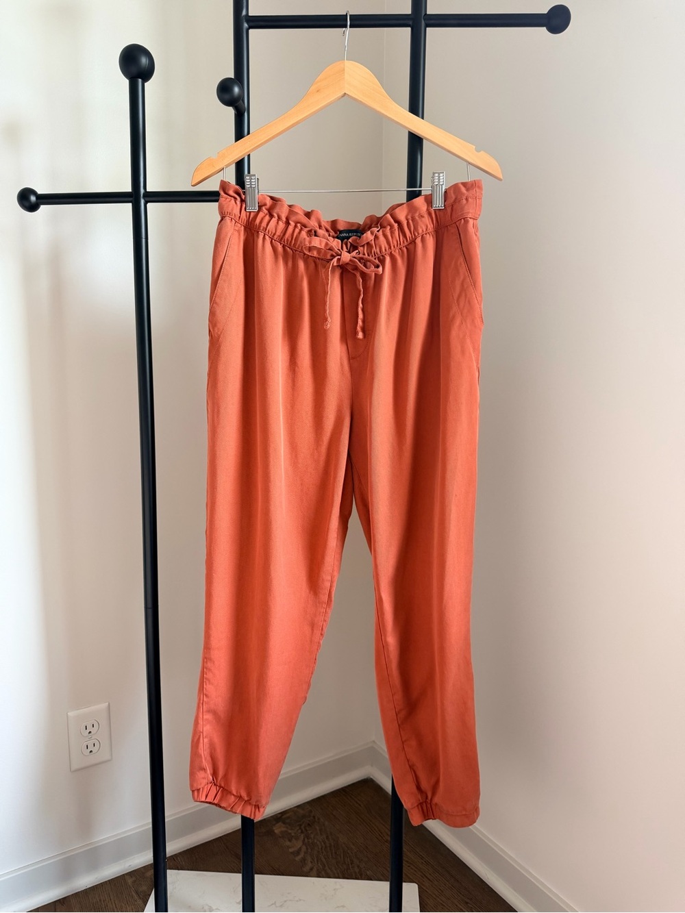 Banana Republic TENCEL Paperbag Jogger Pants Pink Terracotta M